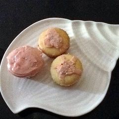 A picture of strawberry icing.