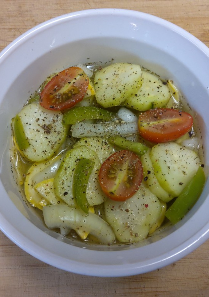 A picture of Lee's Simple Summer Cucumber Salad.
