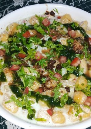 A picture of Dahi Boondi Chaat.