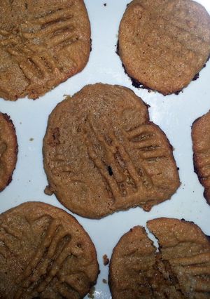 A picture of peanut butter cookies my way.