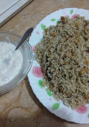 A picture of White chickpeas palao.