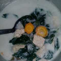 A picture of Bòbor lembayung (daun kacang panjang).