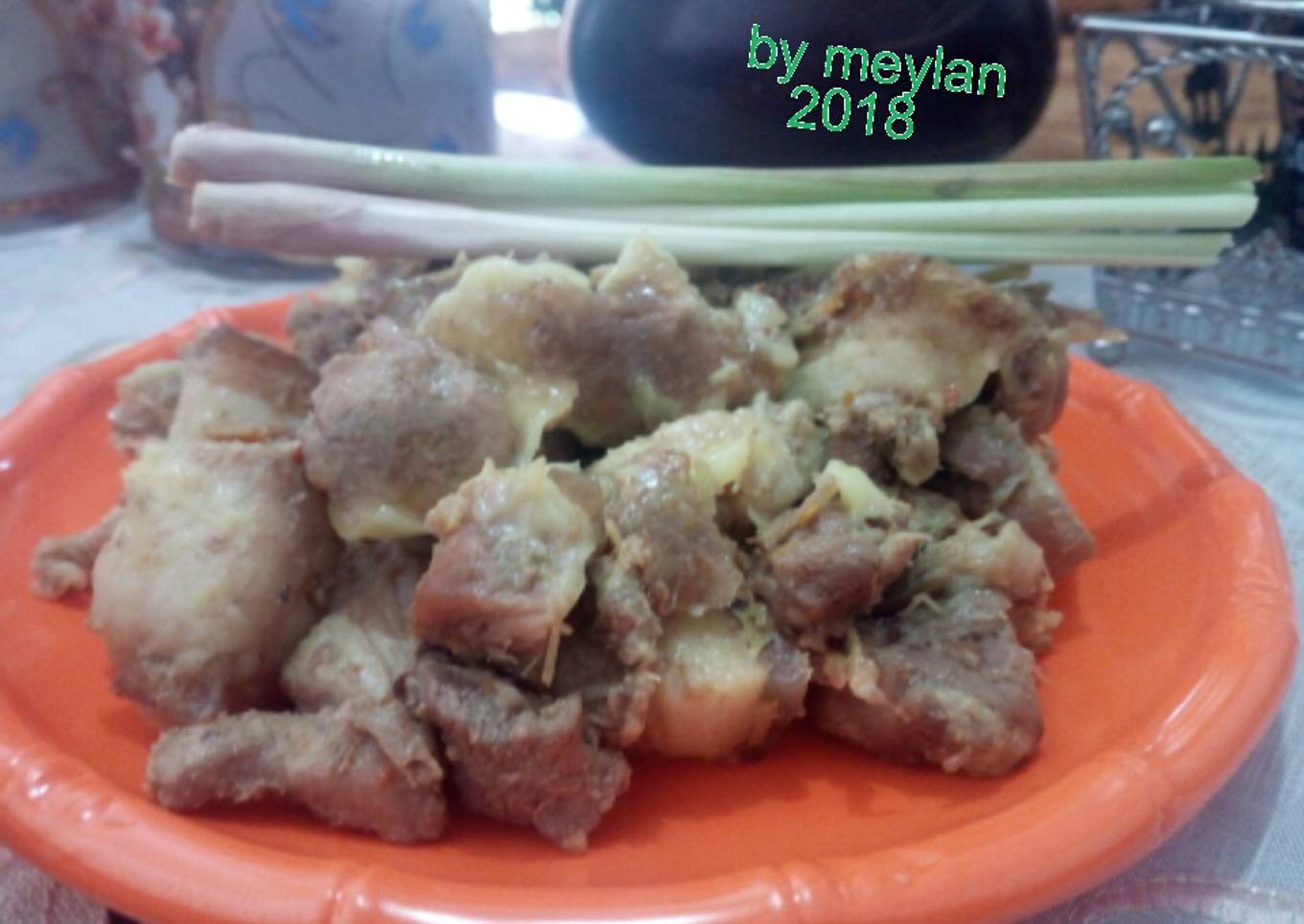 Masak babi bumbu sereh