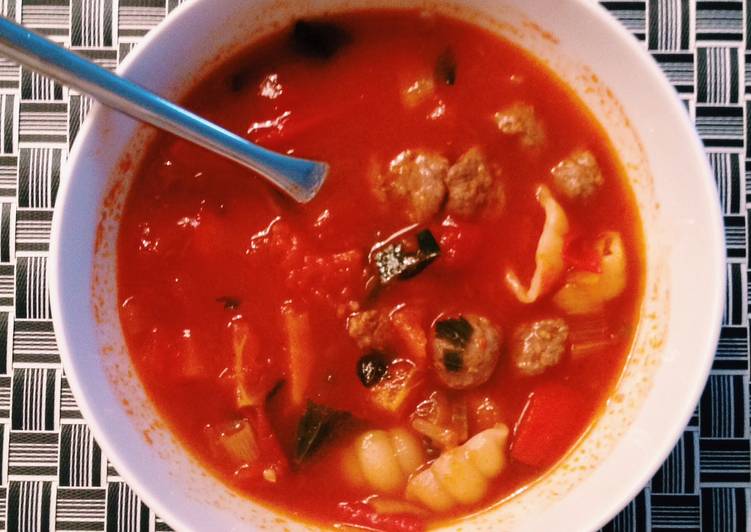 How to Make Super Quick Homemade Tomato Soup With Meatballs