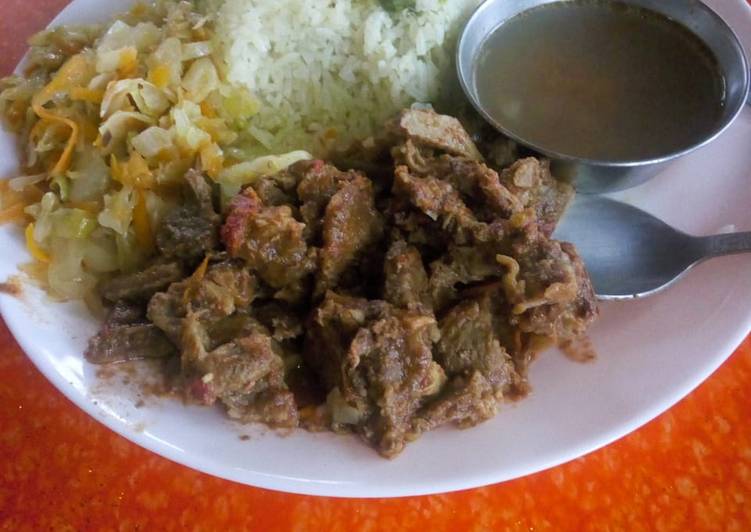 Recipe of Delicious Vegetable rice with fried beef and steamed cabbage