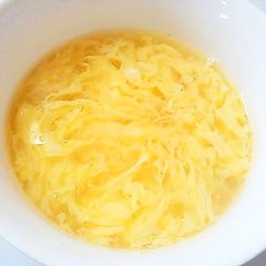 A picture of Fluffy Egg-Drop Soup with Boiled Chicken Broth.