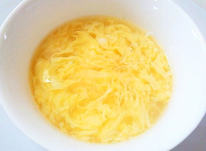 A picture of Fluffy Egg-Drop Soup with Boiled Chicken Broth.