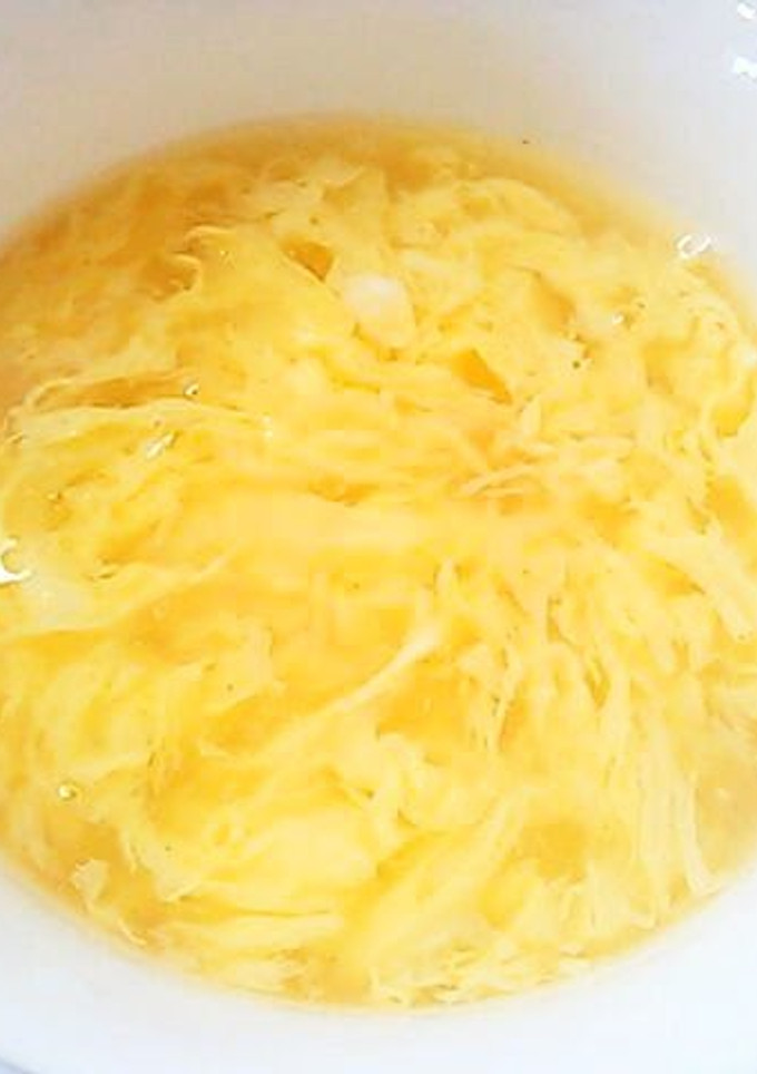 A picture of Fluffy Egg-Drop Soup with Boiled Chicken Broth.