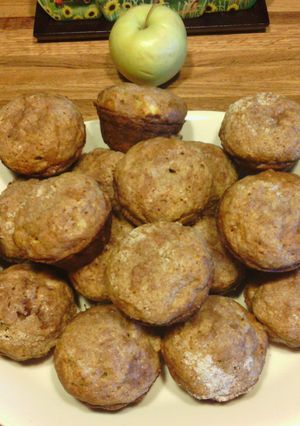 A picture of Pumpkin Apple Streusel Muffins.