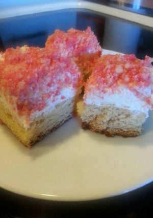 A picture of Strawberry Shortcake Bars.