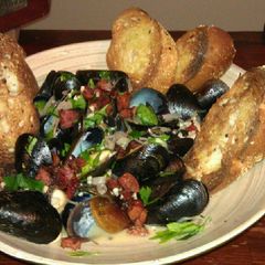 A picture of Steamed Mussels.