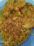 Mie aci sambel kacang dan bakwan