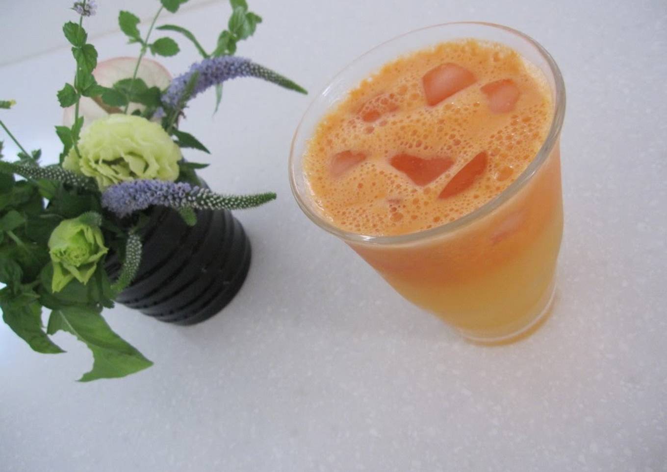 Apple and Carrot Juice for Beautiful Skin