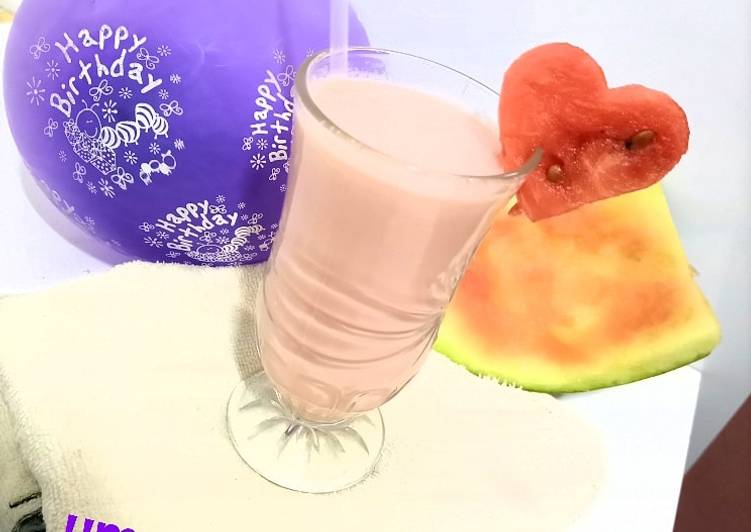Step-by-Step Guide to Prepare Speedy Watermelon milkshake