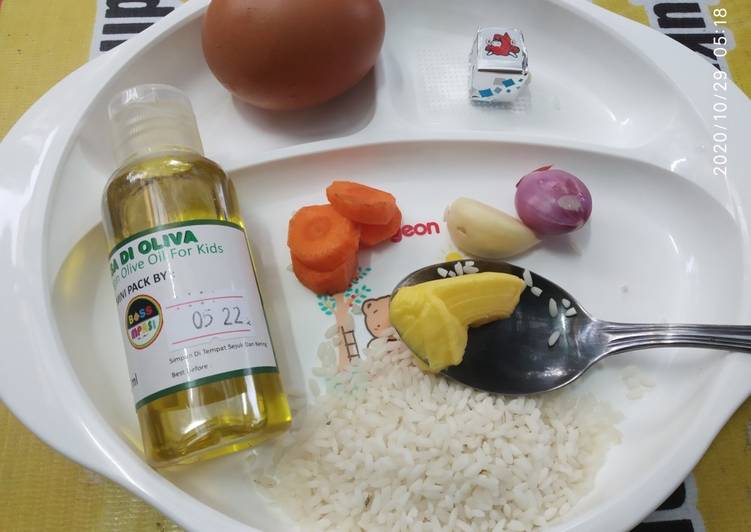 Bagaimana Menyiapkan Bubur kuning telur wortel (MPASI 6 bulan) yang Menggugah Selera