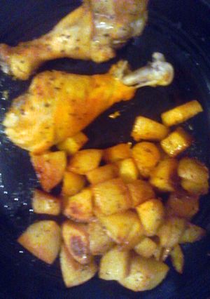 A picture of smilys chicken n potatoes.