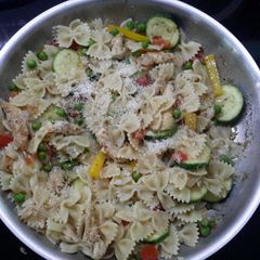 A picture of Italian Chicken Pasta Toss.