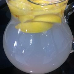 Aunt Edna's lemonade. 1/2 gallon A picture of Aunt Edna's lemonade. 1/2 gallon.