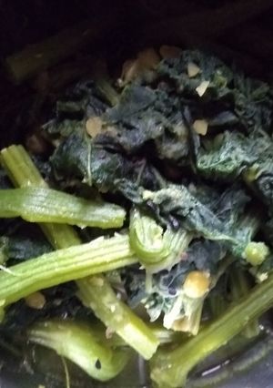 মটর ডাল দিয়ে লাউ শাক (matar dal diye lau shaak recipe in Bengali) রেসিপির প্রধান ছবি
