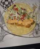 Tacos estilo Baja con salsa de chipotle
