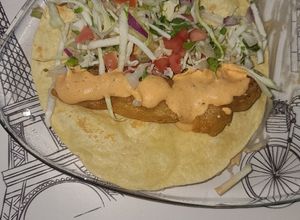 Una foto de Tacos estilo Baja con salsa de chipotle