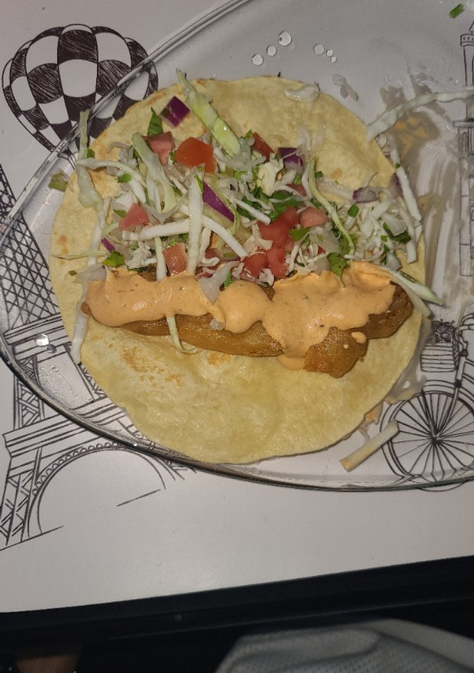 Una foto de Tacos estilo Baja con salsa de chipotle