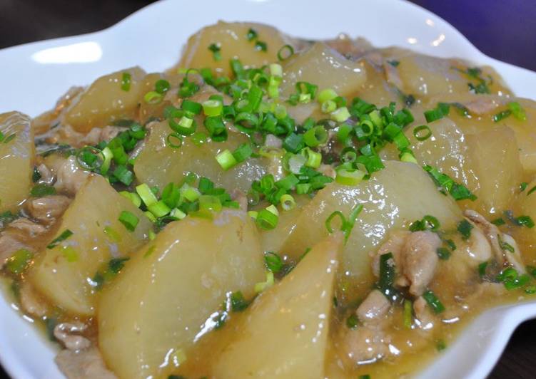 Simple Way to Make Quick Chinese-Style Simmered Daikon Radish and Pork