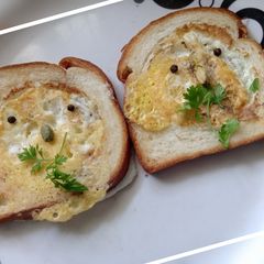 A picture of Bread omelette.