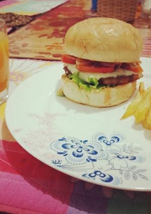 A picture of Beef chapli kabab burger.