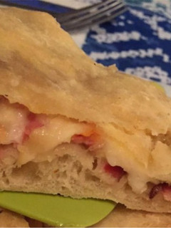 Foto di Focaccia fichi, speck e scamorza affumicata