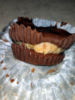 A picture of Macs mini peanut butter cups.