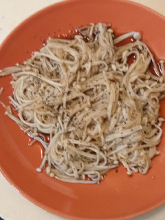 涼拌金針菇 的食譜成品照片