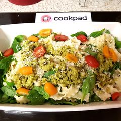 A picture of My Reginette Semolina pasta Salad with Cheese and Avocado. 😍😍.