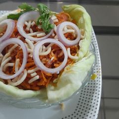 A picture of Mumbai street style Chinese Bhel.