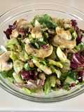 🥗 Σαλάτα με Ωμά Μανιτάρια και Κάρυ Sauce