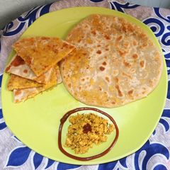 A picture of Chicken keema paratha.