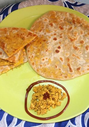 A picture of Chicken keema paratha.