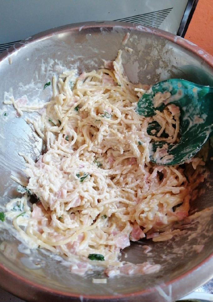 Una foto de Spaghetti Blanco con jamón