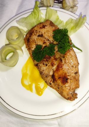 A picture of Ready to Eat Chicken Fillet.