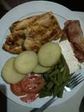 Pollo a la plancha con papas y vegetales