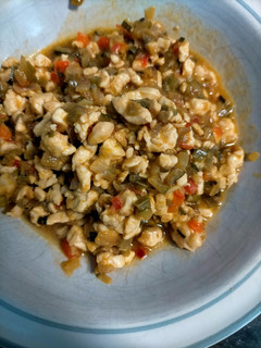 Una foto de Pollo con verduras BLW