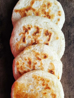 Una foto de Arepas de mandioca (yuca) y harina de arroz (Sin gluten, veganas) Fáciles, rápidas y ECONÓMICAS!
