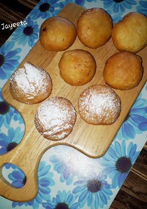 A picture of Strawberry Jam Doughnuts and Cheesy Chicken Doughnuts.