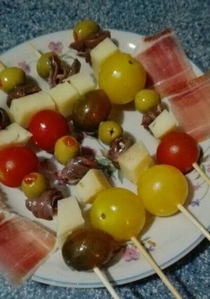 Una foto de Pinchos mediterráneos