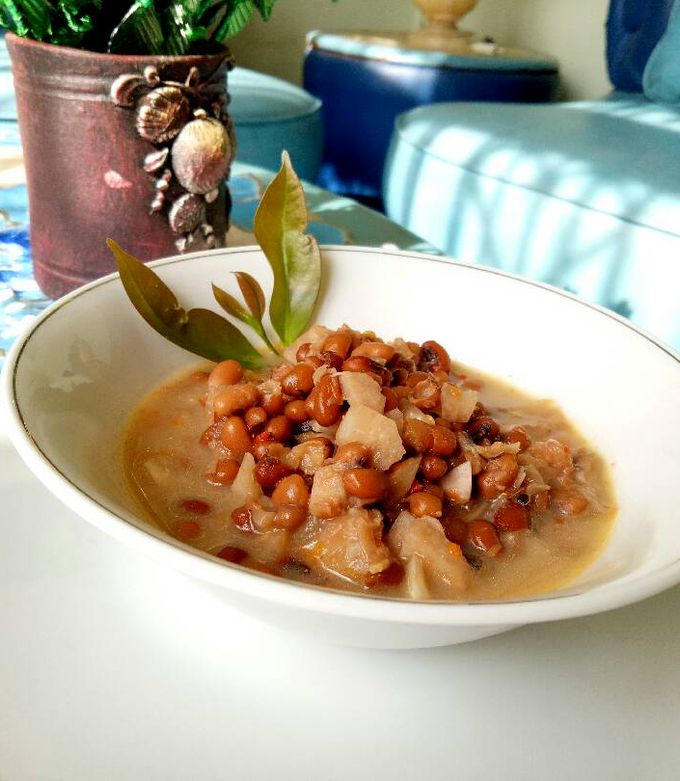 Uy qurilishi pornosi: Xotin erining oldida sikiladi