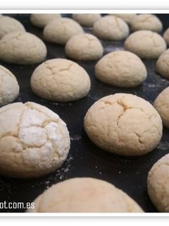 Una foto de Galletas crinkles blancas