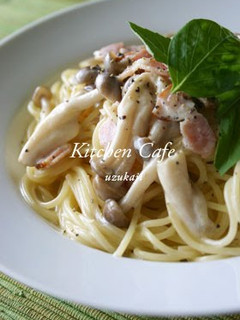 A picture of Pasta with Bacon, Shimeji Mushrooms and Cream Sauce.