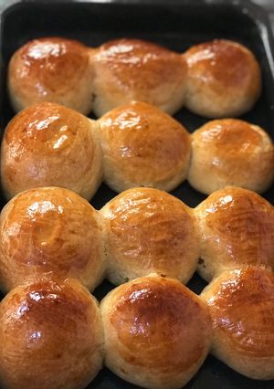 A picture of Bread rolls or buns bread.