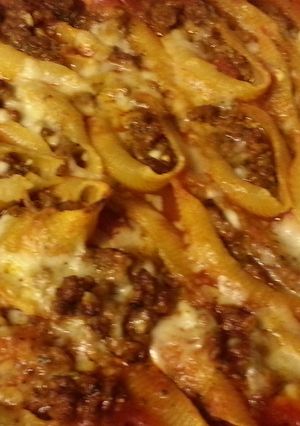 A picture of Lasagna stuffed shells.