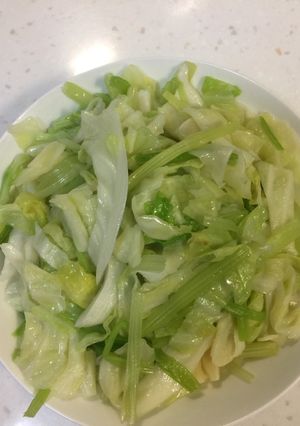 芹香高麗菜 的食譜成品照片